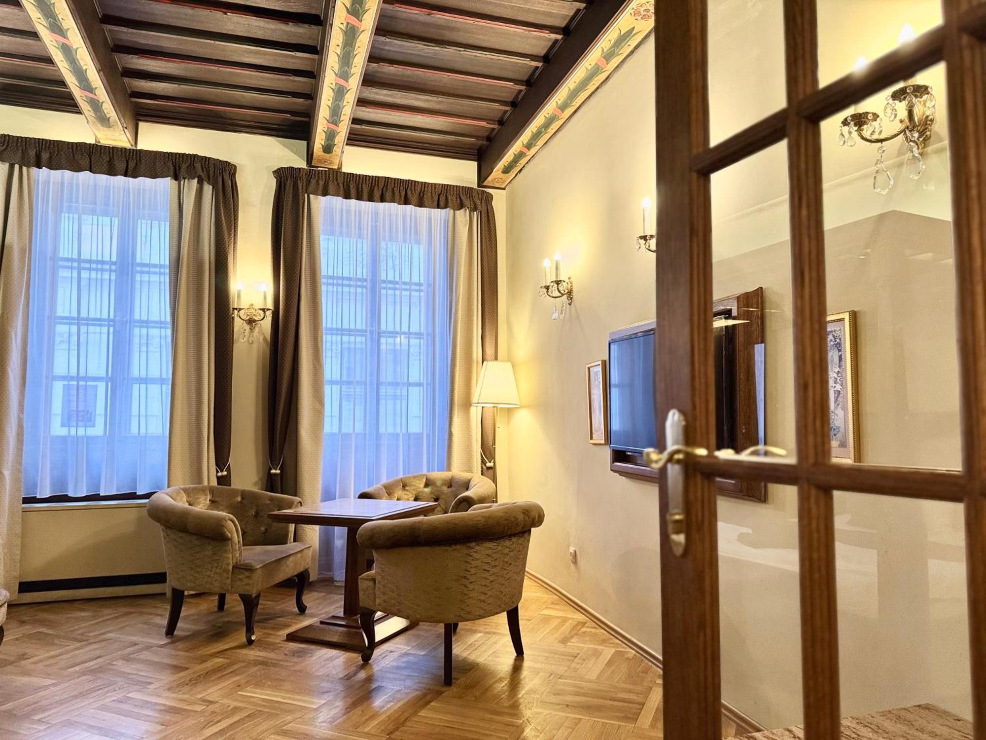 Traditional Prague Apartment Екстериор снимка