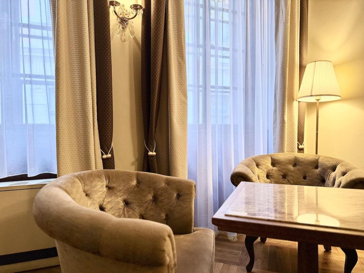 Traditional Prague Apartment Екстериор снимка